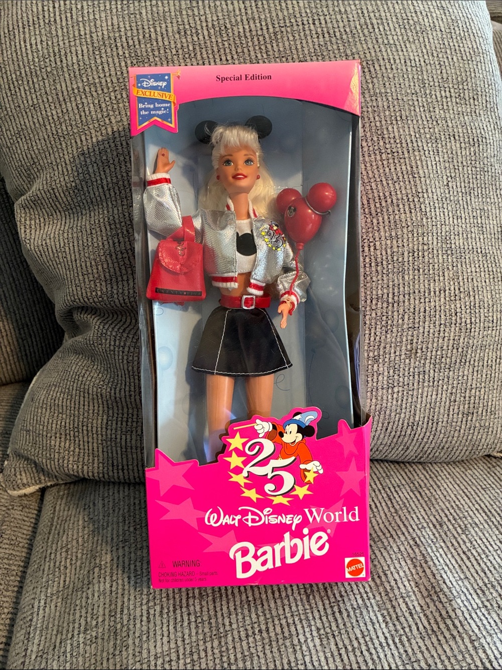 Walt Disney World 25 Barbie Doll vintage 1996 Special Edition new in box 16525